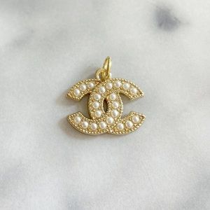 22mm Chanel Pearl Zipper Pull Button Stamped